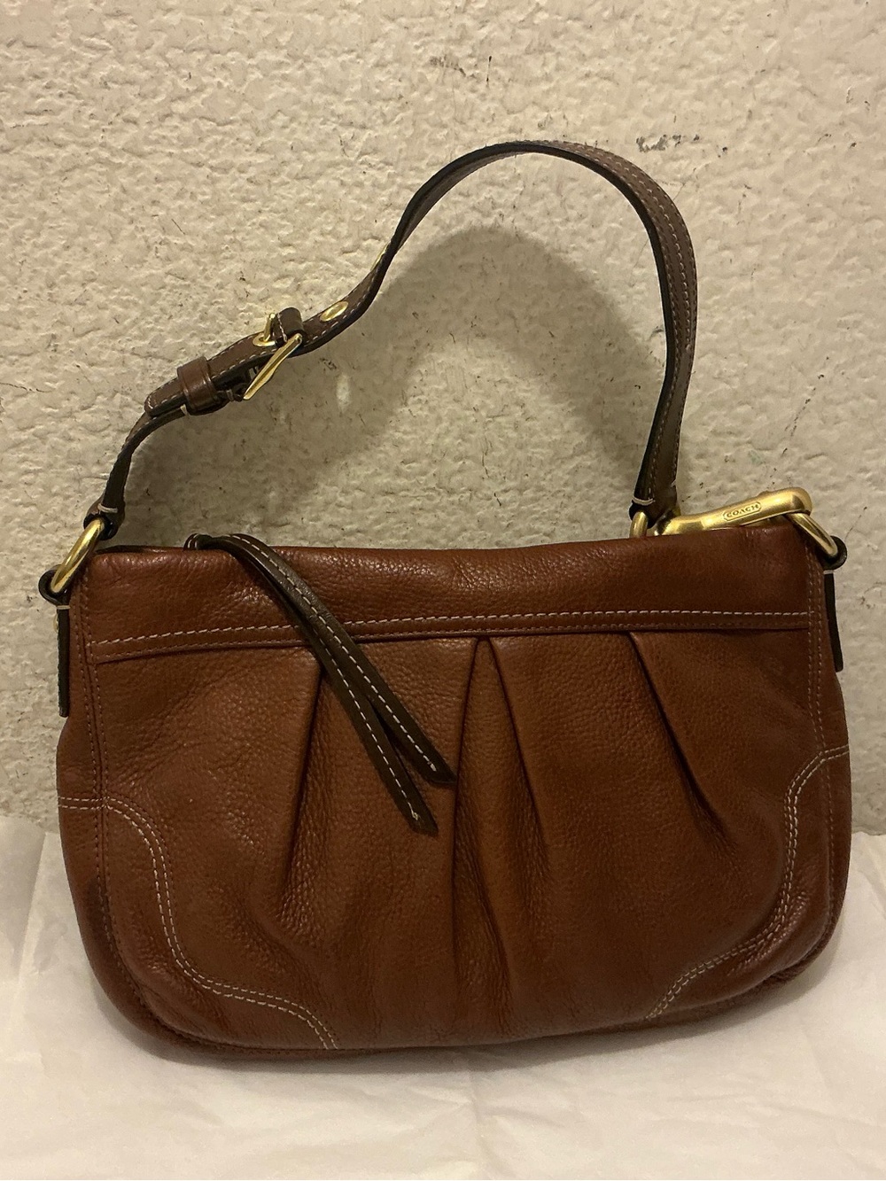Coach 12917 Hamptons Brown Pebbled Leather Shoulder Bag with Gold-Tone Hardware - Picture 2 of 9
